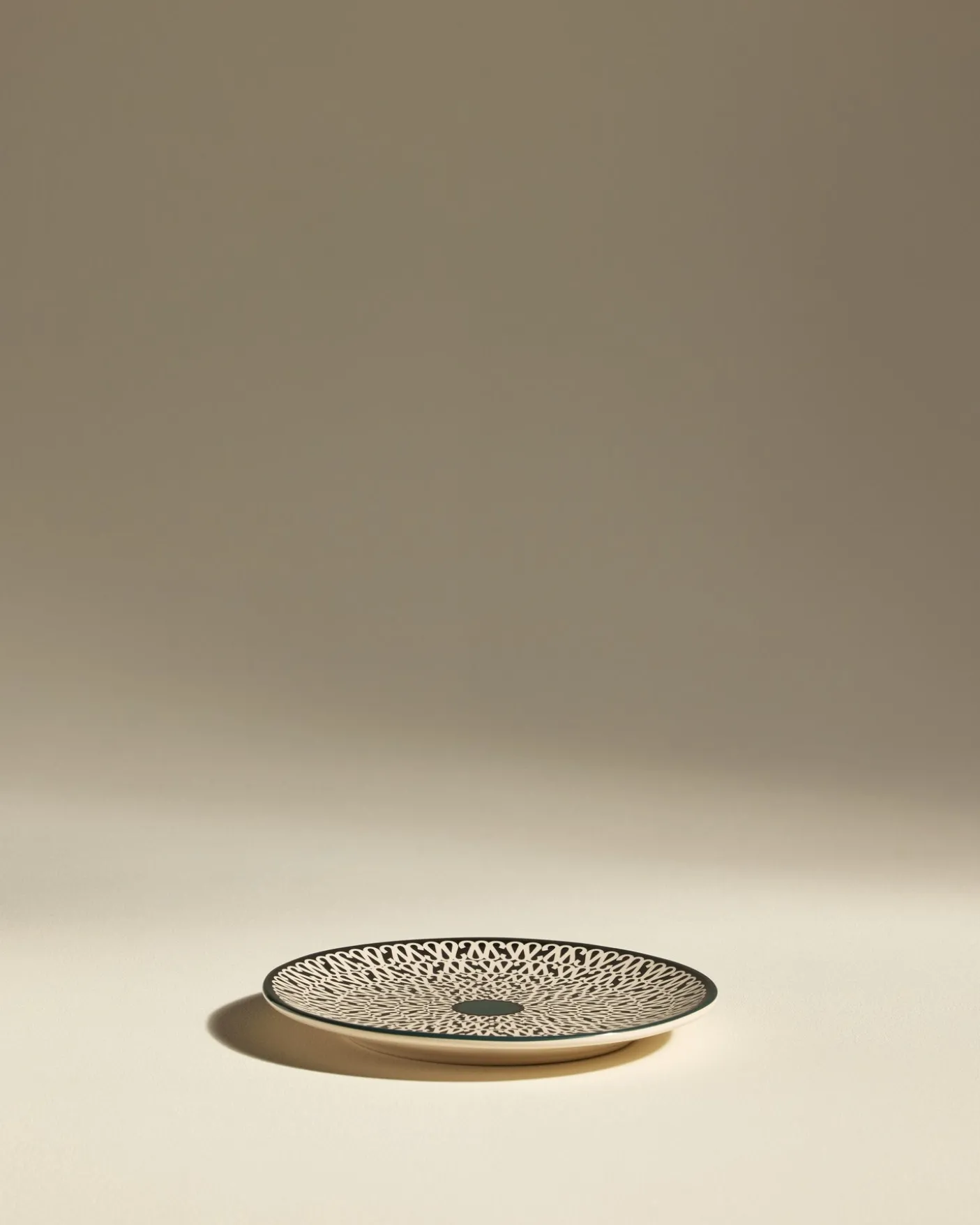 Assiette à dessert Sarah - Radis Noir